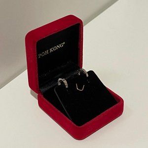 Poh Kong White Gold Earring